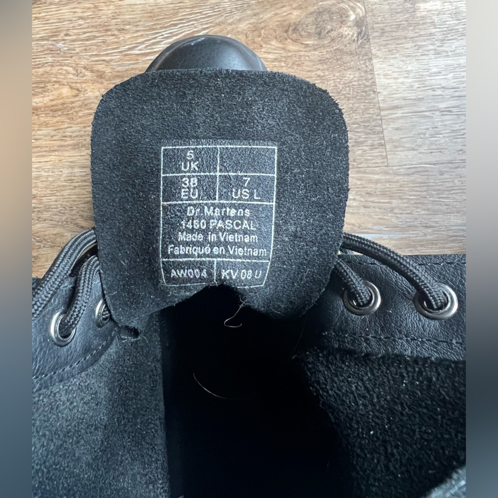Size 7 Doc Martens (women’s) - Picture 2 of 6